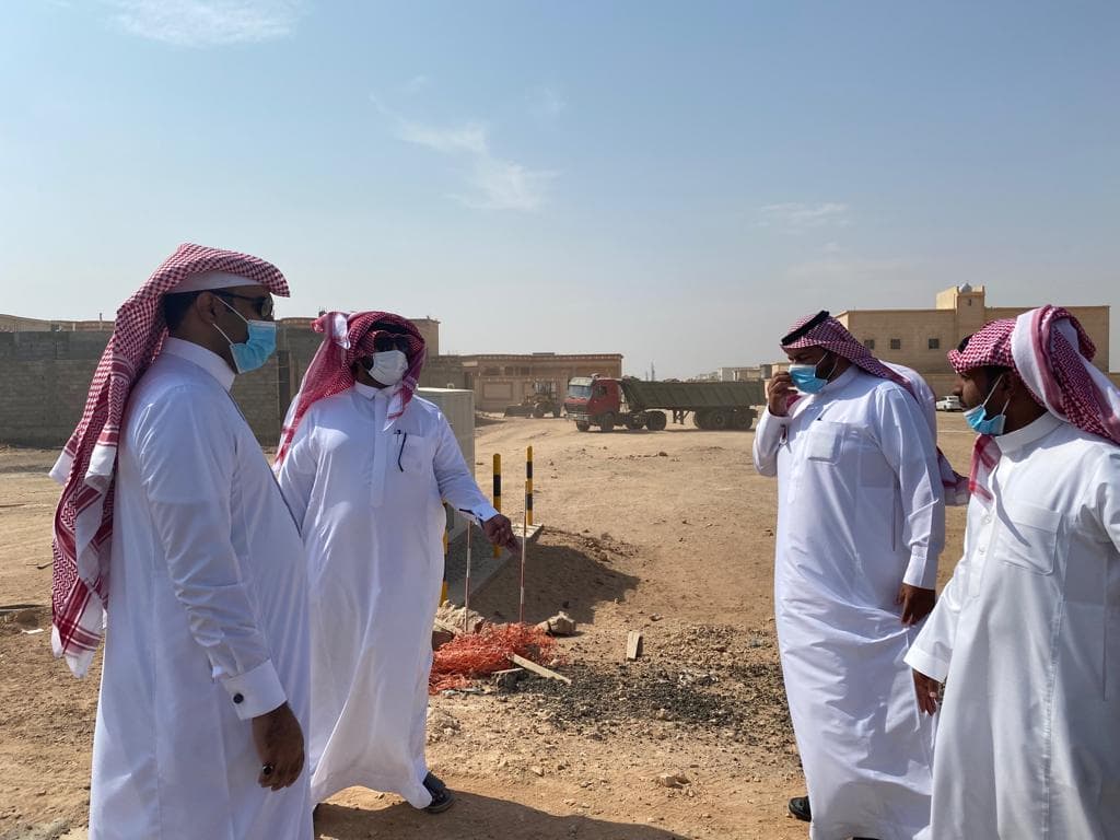 ضمن حملة معالجة التشوه البصري .. رئيس بلدية روضة هباس يتفقد أعمالها