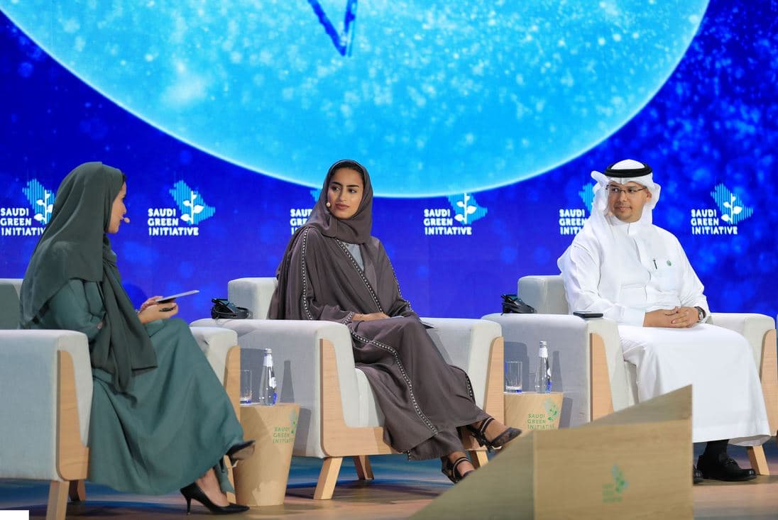 كيف تكرس القيادات السعودية أصوات الشباب .. أولى جلسات قمة الشباب الأخضر