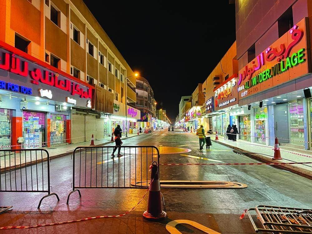 الشارع يقع في وسط المنطقة المركزية ما جعله محط الأنظار.