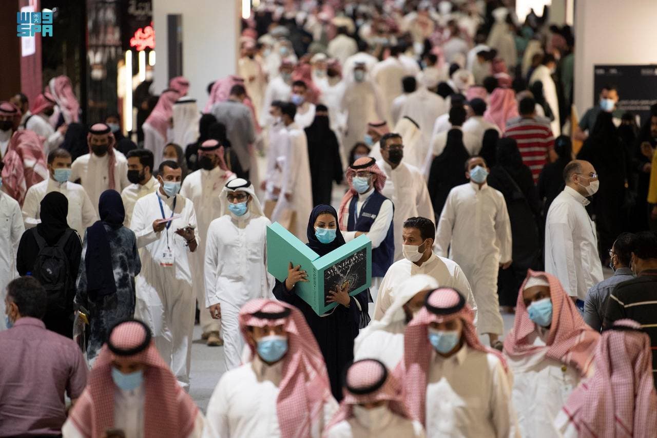 حضور كبير يشهده المعرض من زواره