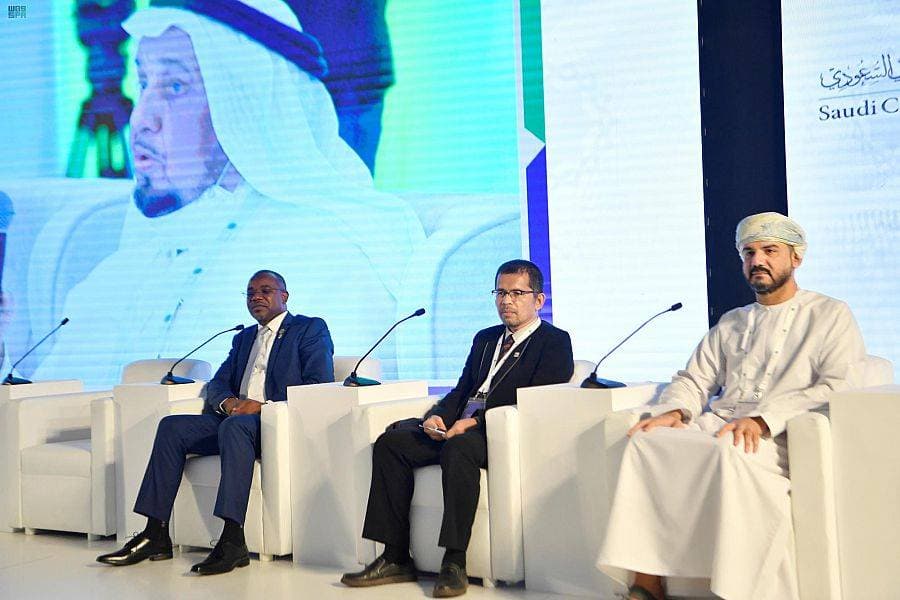 جانب أعمال قمة مجلس الخدمات المالية الإسلامية في دورتها الـ15 أمس في جدة. "واس"