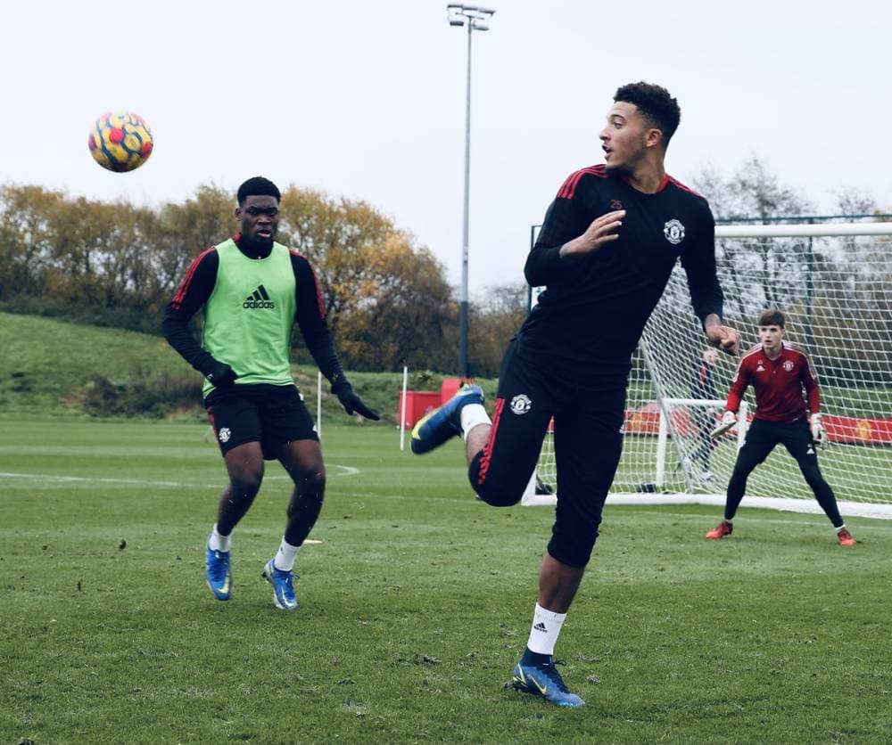 جانب من تدريب مانشستر يونايتد أمس.