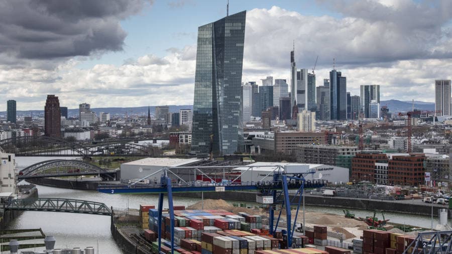 إجراءات ألمانية محتملة لمكافحة كورونا .. كيف ستأثر على موقف المركزي الأوروبي بشأن التحفيز؟