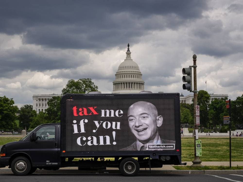 تراجع عائدات "فيسبوك" رغم التدفق على تطبيقاتها