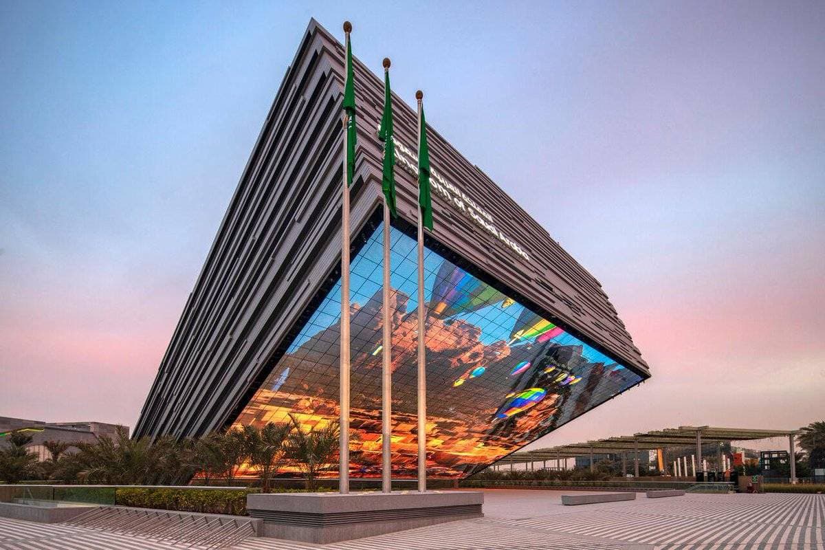 ناقشت الجلسة أهمية تطوير المنتج الثقافي والإبداعي لتعزيز مسارات التنمية.