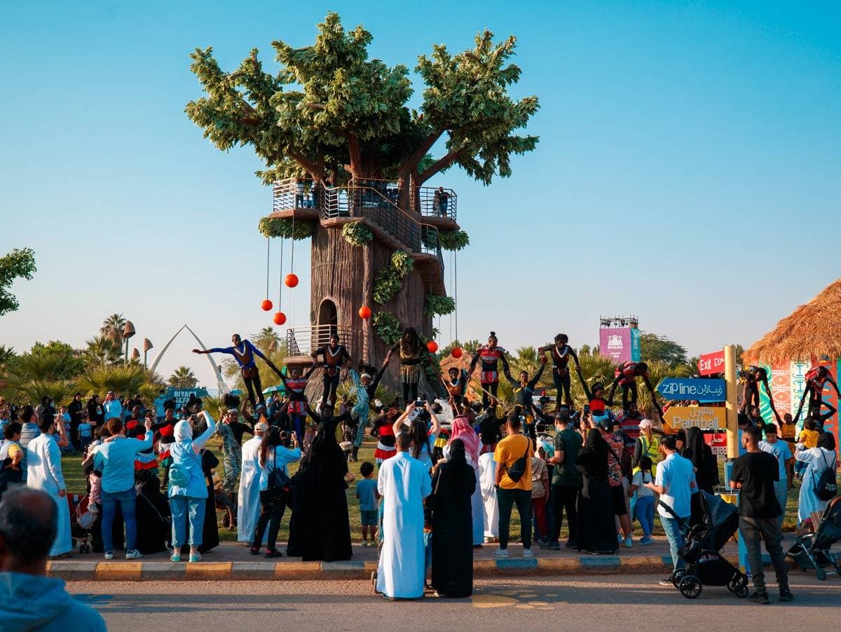 حظيت الفعاليات بإقبال كبير من الأسر.