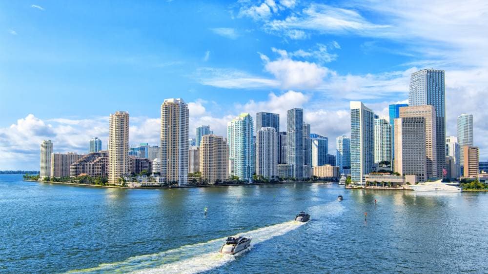 يعيش 40 في المائة من البشرية على بعد 100 كيلومتر من الساحل.