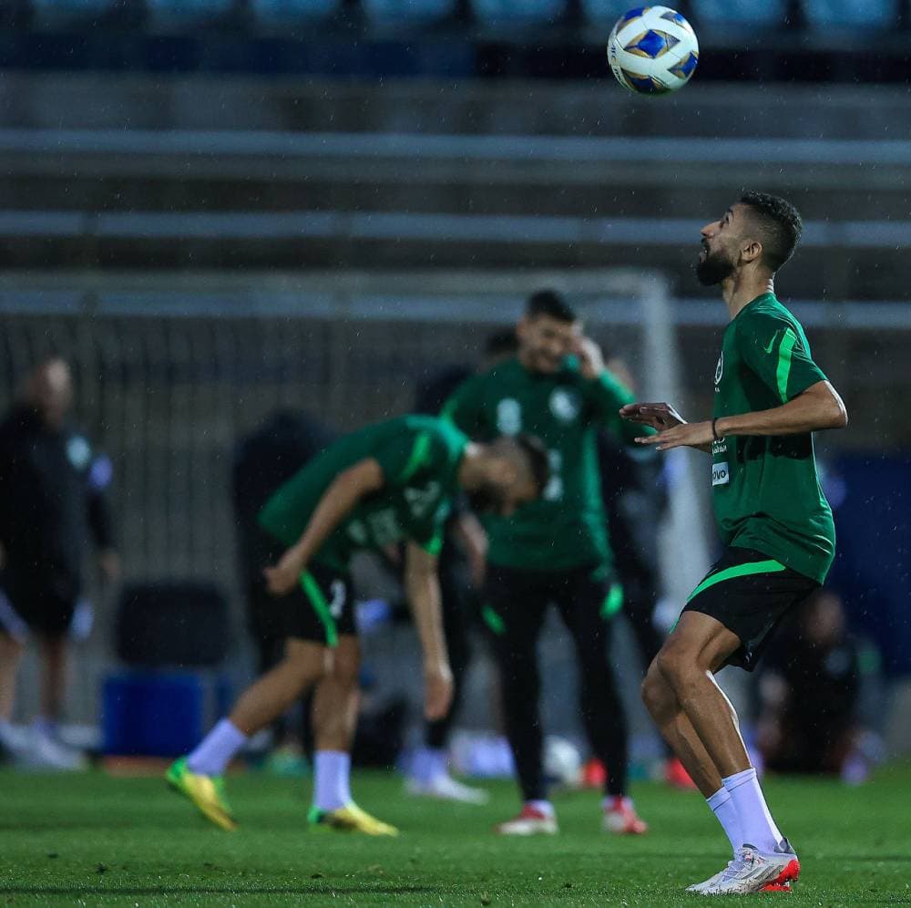 أسعار النفط تتراجع أكثر من 5 % .. خامس هبوط أسبوعي على التوالي