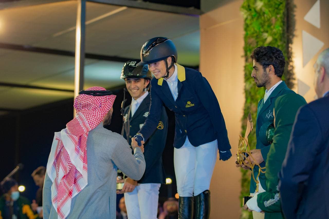 عودة الحركة إلى شوارع جدة بعد رفع منع التجول جزئيا 