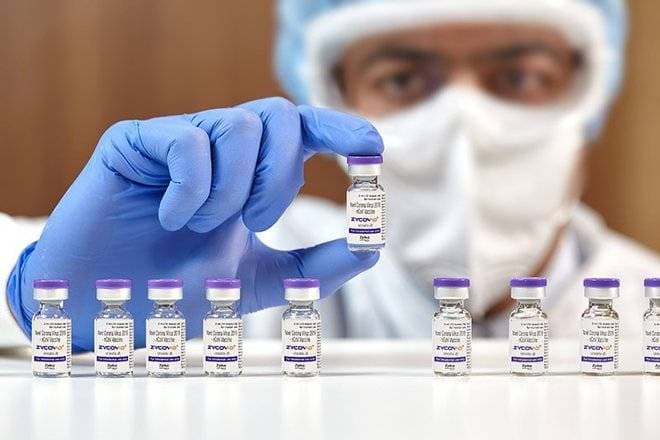 العلماء الذين لم يسمعوا حتى عن أوميكرون قبل أسبوع يتسابقون لاختبار الإجهاد للجرعات الحالية.
