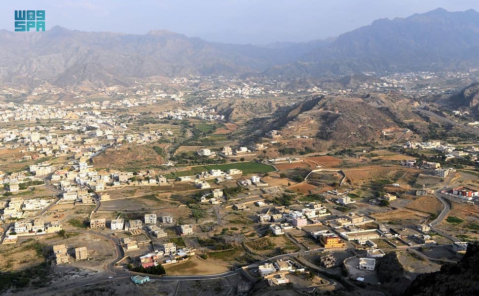 "قنا".. سلة غذاء وبيئة ريفية تستقبل زوار عسير شتاءً