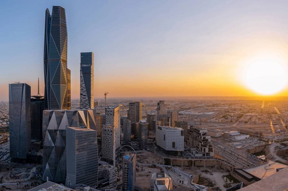 التعافي القوي في السعودية ودول الخليج يعود إلى نمو القطاعات غير النفطية وارتفاع أسعار الخام.