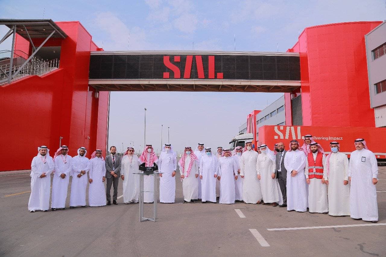 جانب من تدشين شركة سال لتوسعة محطتها الجديدة في مطار جدة أمس.