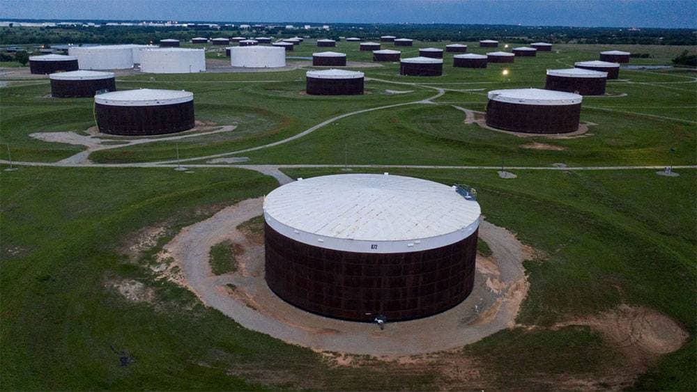 مخزونات الخام الأميركية انخفضت بمقدار 3.7 مليون برميل في أسبوع.