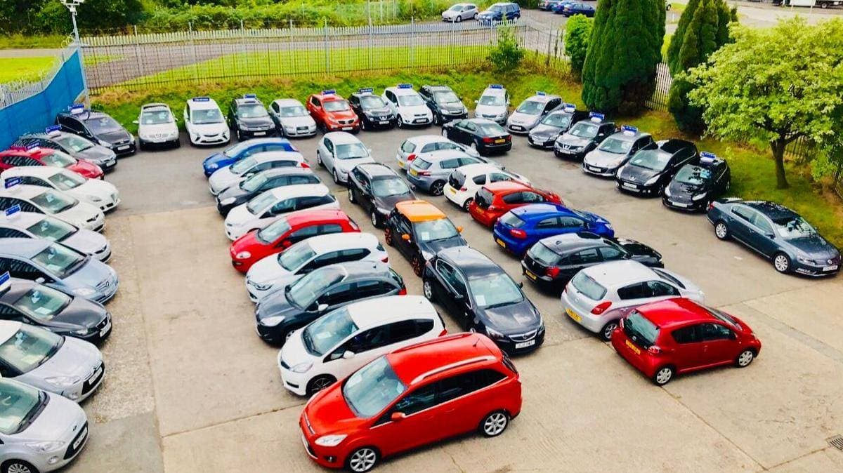 عانت شركات صناعة السيارات في العالم من نقص في أشباه الموصلات.