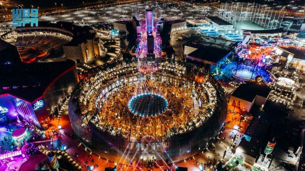 إزالة الحواجز الوقائية حول الكعبة واستمرار عمليات التعقيم والتطهير