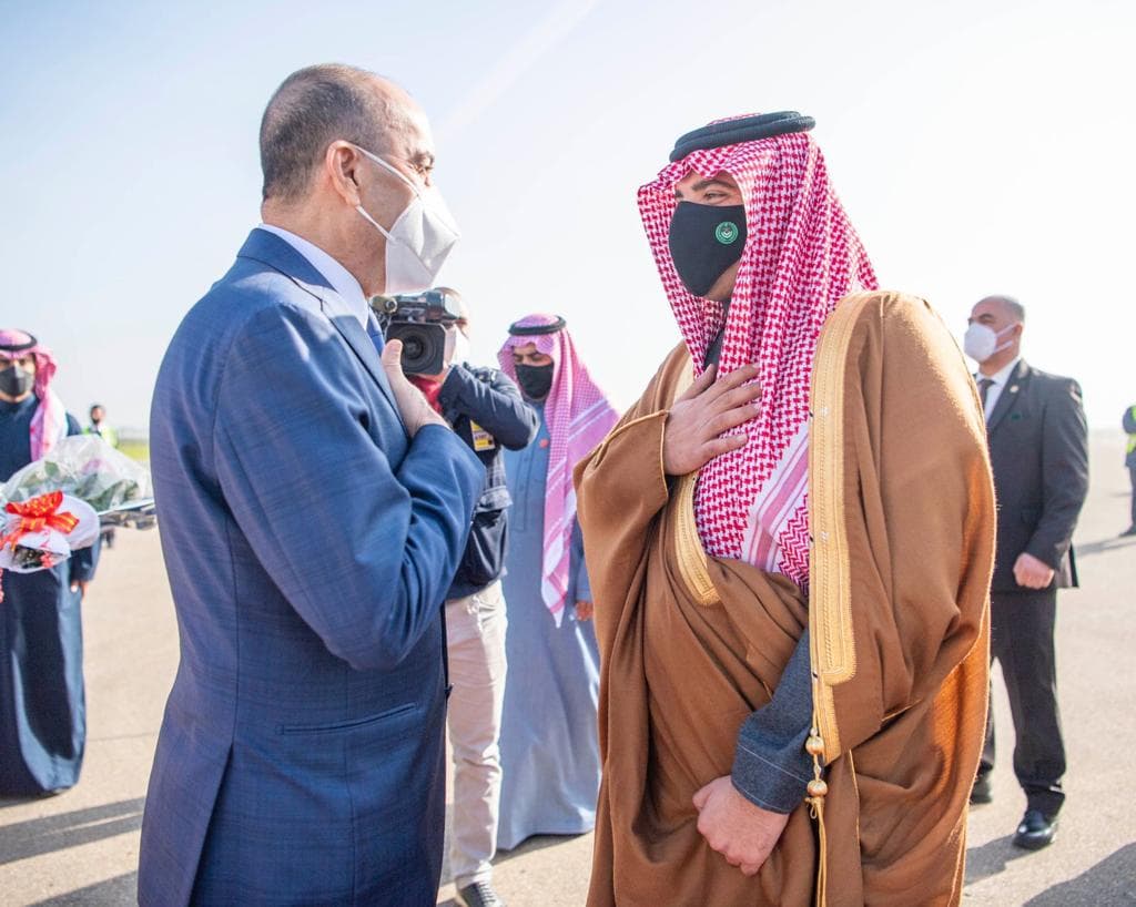 وزير الداخلية يصل إلى الجزائر