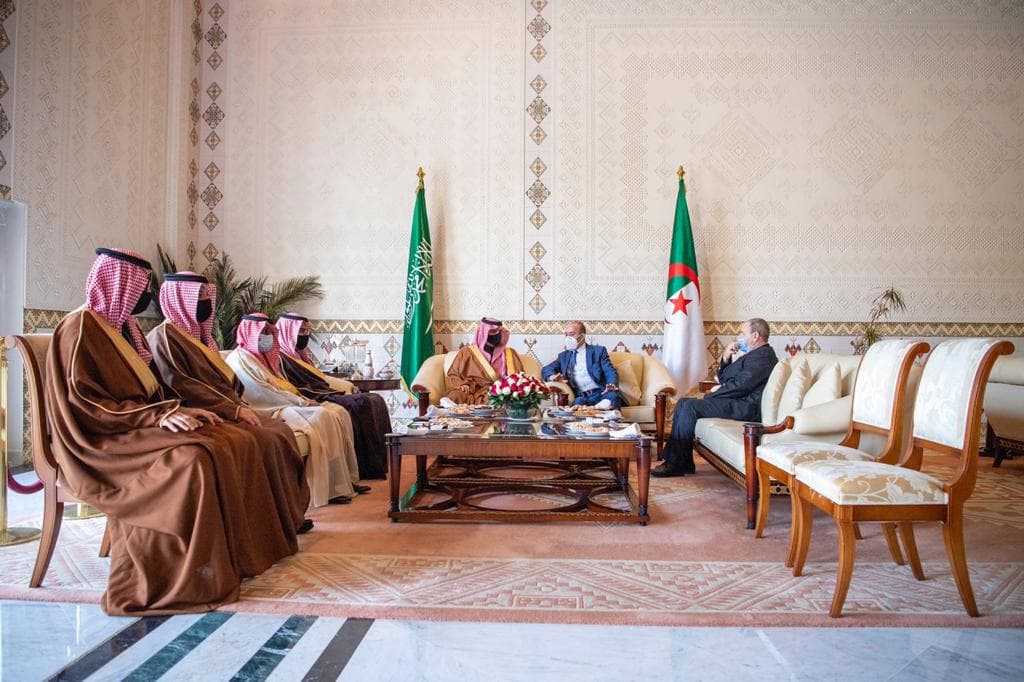 وزير الداخلية يصل إلى الجزائر