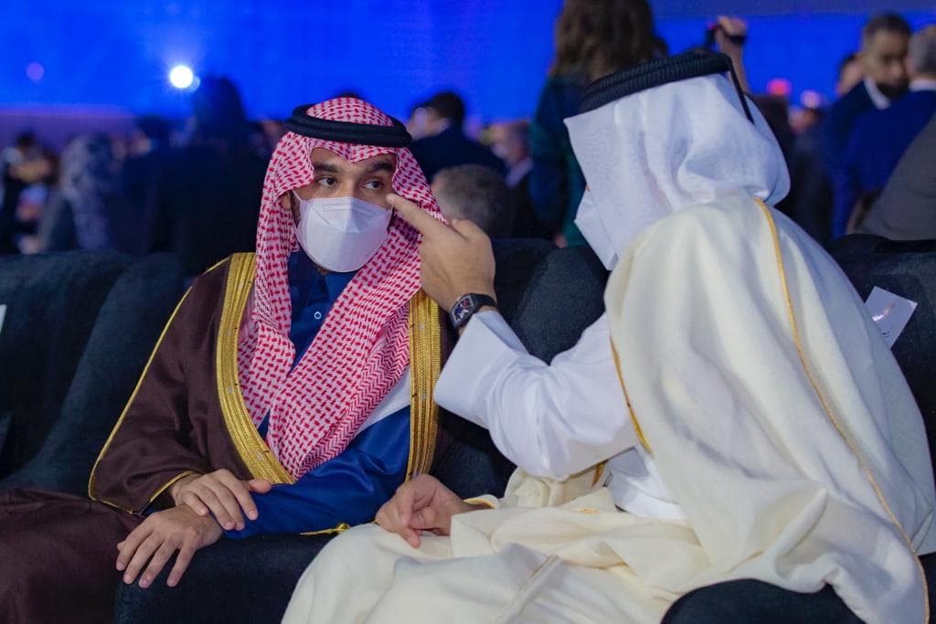 نيابة عن الملك وولي العهد .. وزير الرياضة يشارك في افتتاح منتدى شباب العالم في مصر