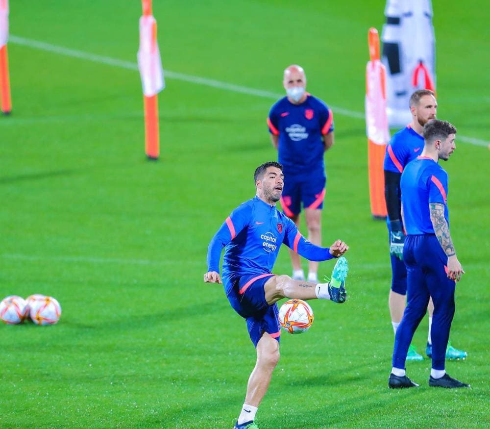 سواريز خلال مران أتلتيكو.