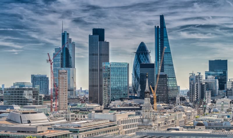 للمرة الأولى .. اقتصاد بريطانيا يتجاوز مستويات ما قبل الوباء