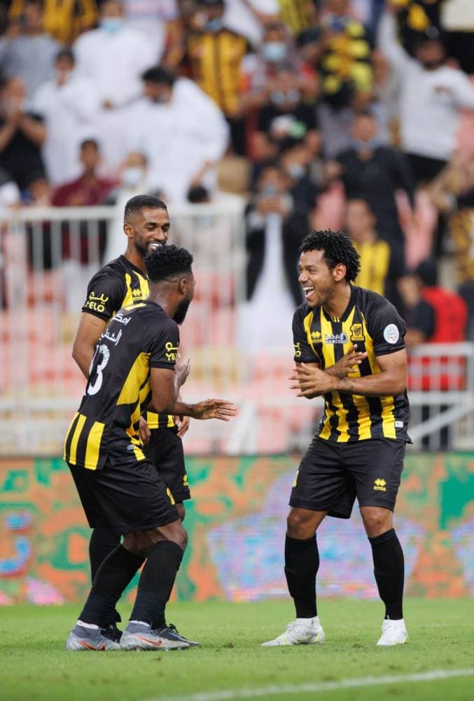 رومارينهو محتفلا بهدف الاتحاد. تصوير: عبد الله الفالح ـ "الاقتصادية"