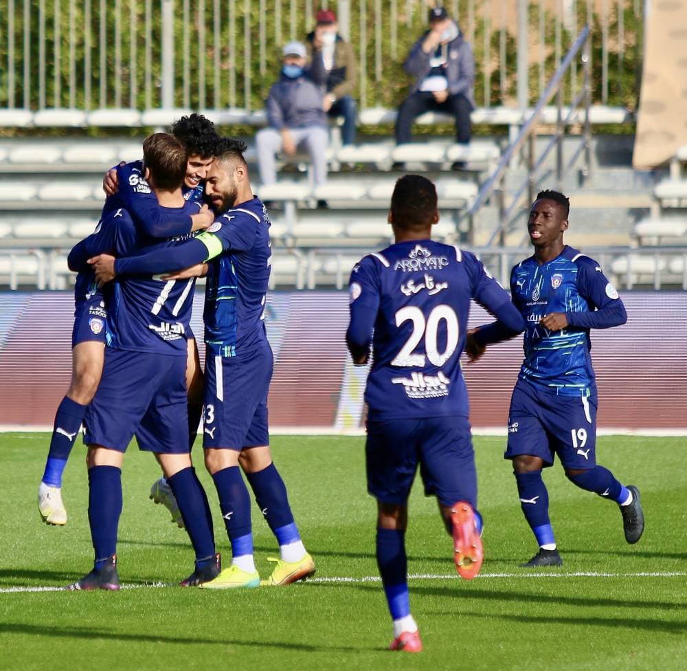 لاعبو الفيحاء يحتفلون بالهدف الأول. "دوري المحترفين"