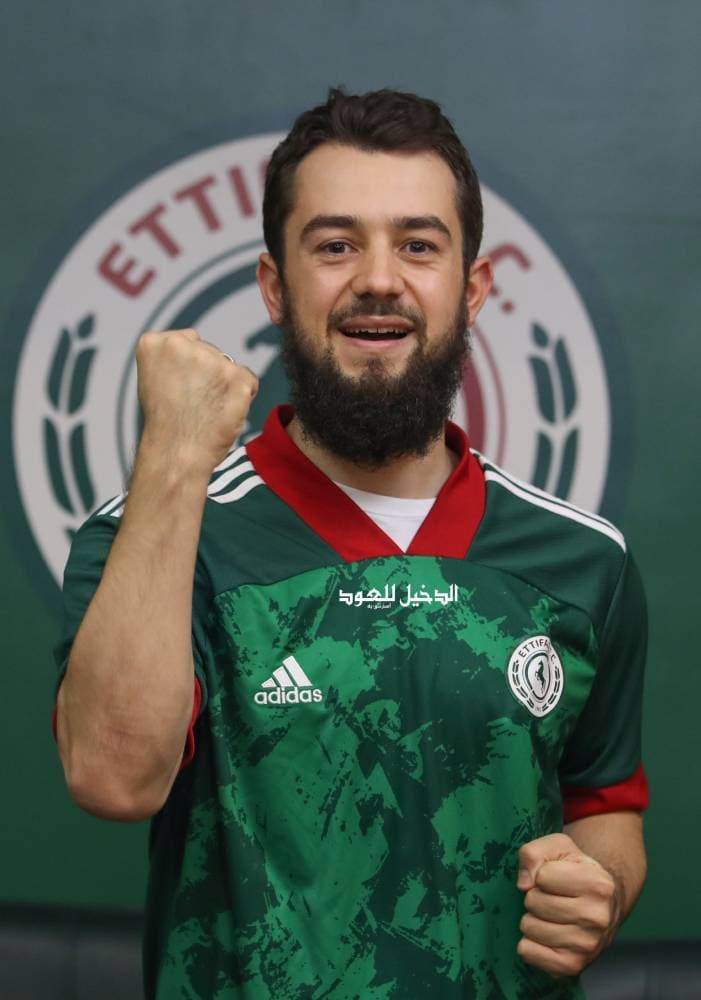 أمين يونس بعد التوقيع. مركز الاتفاق الاعلامي