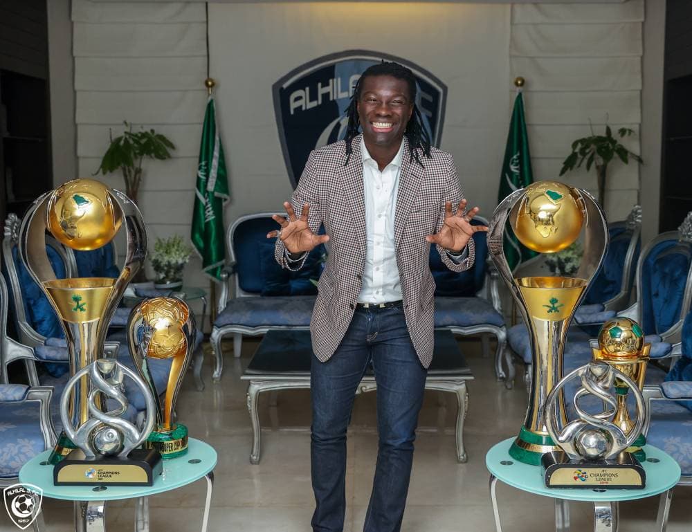 جوميز بعد الاجتماع مع رئيس الهلال. مركز الهلال الاعلامي