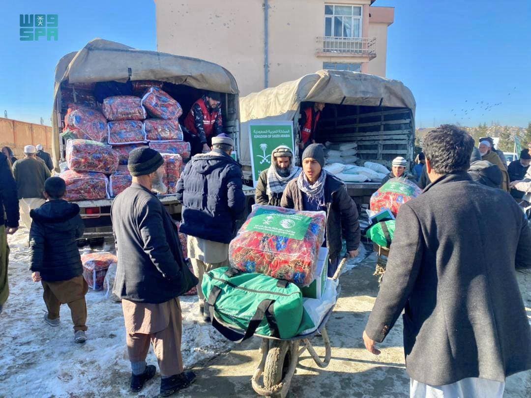 جانب من توزيع المساعدات السعودية في العاصمة الأفغانية كابل. "واس"