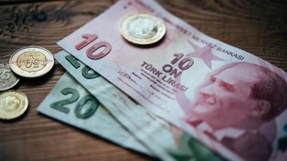 الليرة التركية تتراجع 5 % .. واستمرار القلق من ارتفاع التضخم