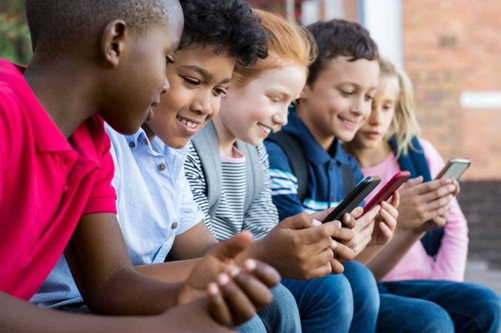 65 في المائة من الأطفال الذين تراوح أعمارهم بين تسعة و12 عاماً استخدموا تطبيق إنستجرام مرة واحدة على الأقل، و40 في المائة يستخدمونه مرة واحدة على الأقل يومياً.