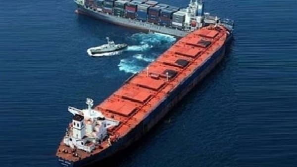 إنقاذ 18 شخصا بعد اصطدام سفينتي شحن قبالة السواحل الهولندية