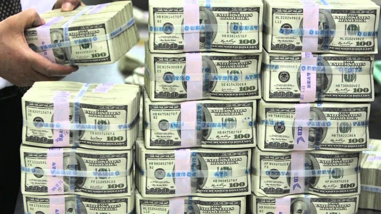  أمريكا وبريطانيا ستمنعان الشركات الروسية من الحصول على الدولار و الجنيه الإسترليني في حال غزو أوكرانيا 