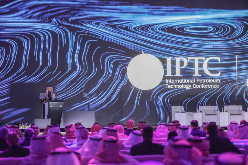 وزير الطاقة متحدثا في كلمة خلال المؤتمر الدولي لتقنية البترول لعام 2022 في الرياض البارحة.