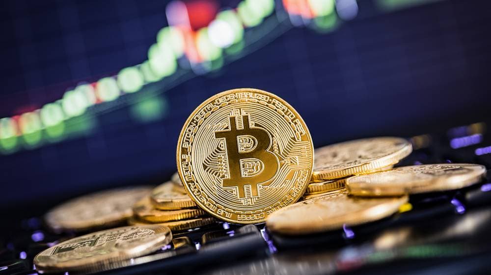 انخفضت بيتكوين إلى أدنى مستوى في ثلاثة أسابيع عند 36370 دولارا.