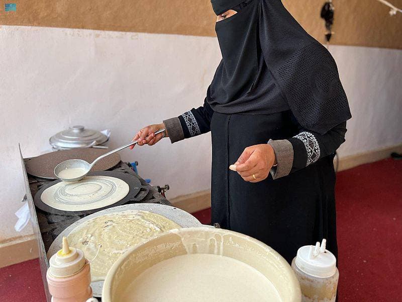 يشارك في الفعاليات جميع الفئات العمرية من المجتمع.