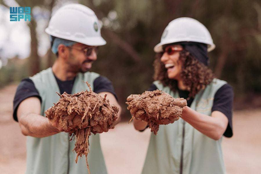 التجارب تمكن زوار العلا من التفاعل مع الطبيعة.