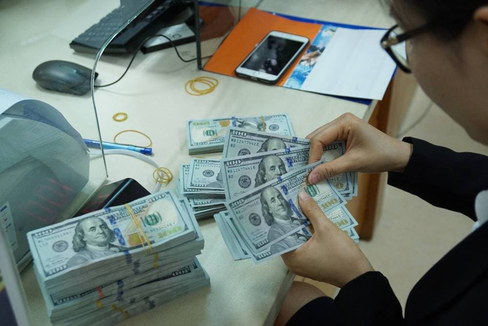 الجنيه الإسترليني حقق مكسب أسبوعي بأكثر من 1 في المائة مقابل الدولار.
