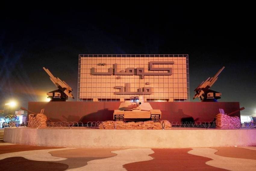 حفل تخريج طلاب من السيارات في البحرين بسبب كوفيد 19 