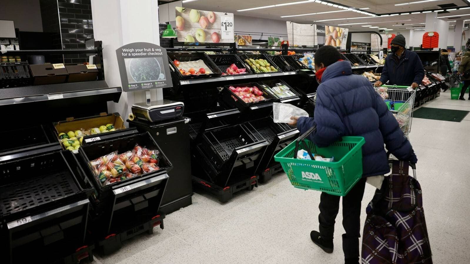 الخزانة البريطانية تنفق مساعدات ضخمة لتعزيز قدرة الأسر على مواجهة ارتفاع الأسعار.