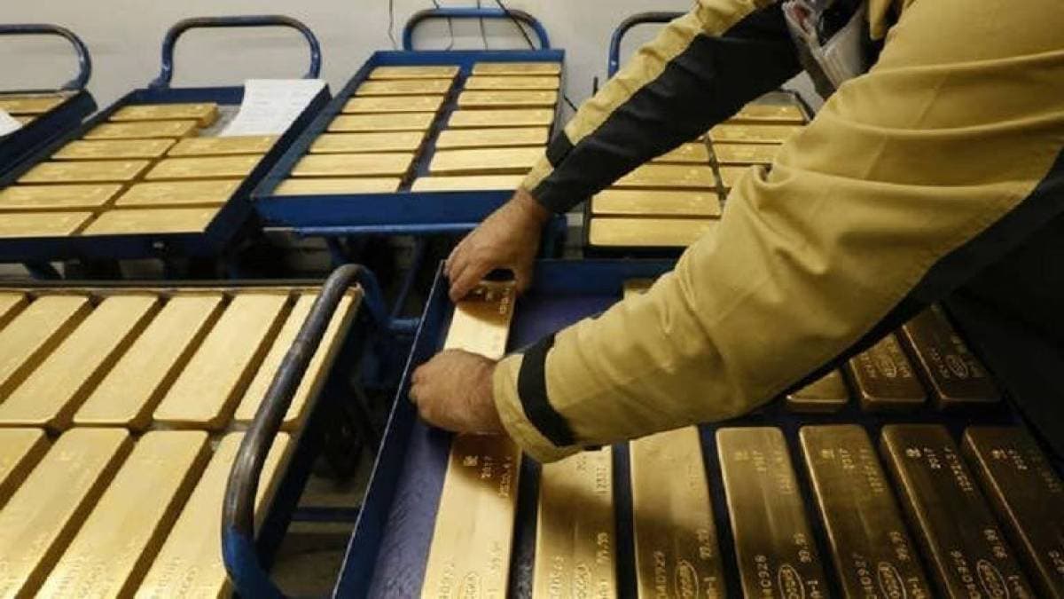 أي صفقة تشمل الذهب وتتعلق بالبنك المركزي الروسي مشمولة بالعقوبات الغربية الحالية.