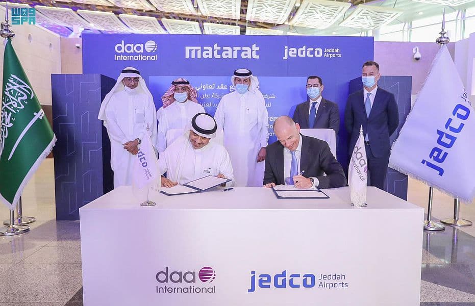 مطارات جدة ودبلن العالمية توقعان اتفاقية لتطوير تشغيل مطار الملك عبدالعزيز
