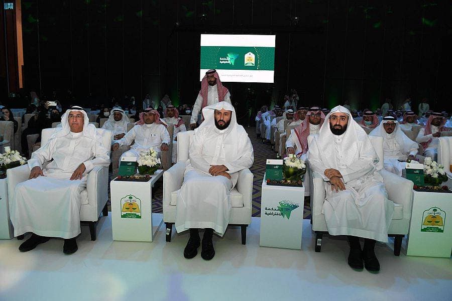 الجزائر تتعاون مع شركات أجنبية لتطوير المكتشفات النفطية