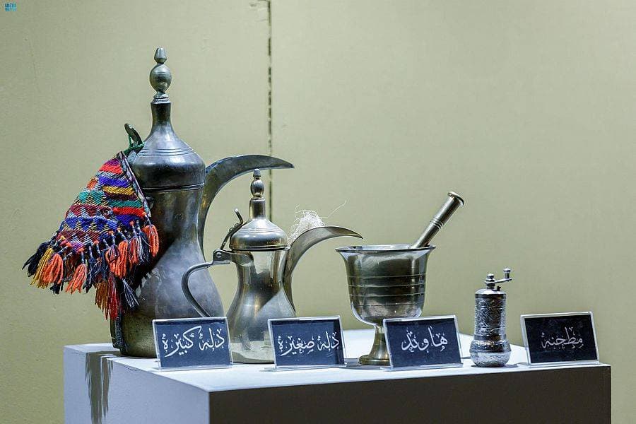 يتضمن المهرجان أركانا متنوعة تقدم محتوى ثقافيا.