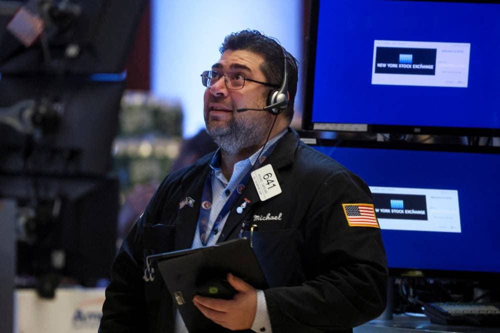  صعد مؤشر ناسداك المجمع 0.48 في المائة إلى 13597.53 نقطة عند بداية التعاملات أمس.  "رويترز"