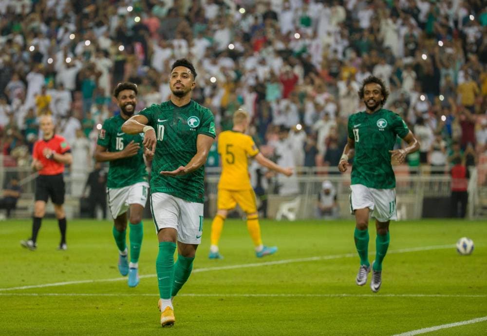 سالم فرحا بهدفه في أستراليا. تصوير: محمد المانع ـ "الاقتصادية"