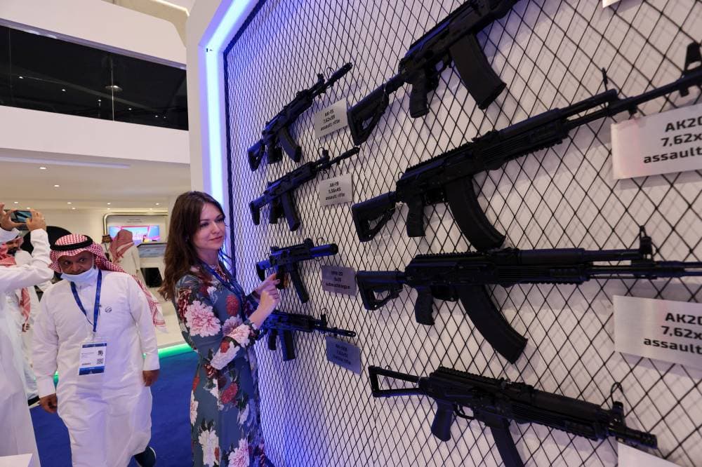 "كورونا الجديد".. فيروس أسرع انتشارا وأقل عدوانية