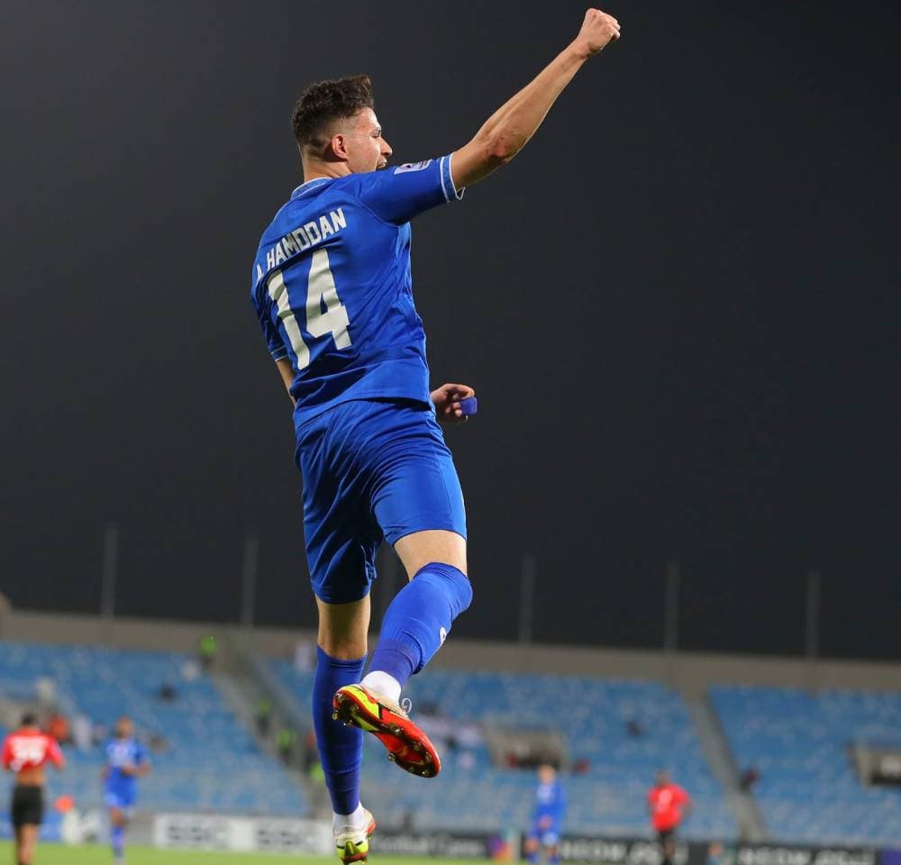 الحمدان محتفلا بهدف الهلال الأول. تصوير: علي الظاهري ـ "الاقتصادية"