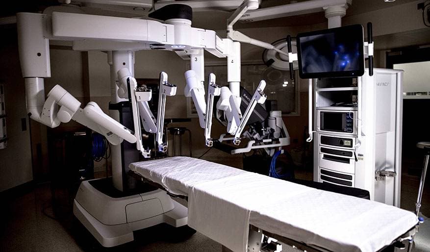الخيال العلمي يصبح حقيقة .. روبوتات صغيرة تحقن في الدماغ لمعالجته
